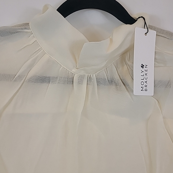 NWT Molly Bracken Women's Woven Long Sleeve Blouse Off White Sz XS - Picture 2 of 7